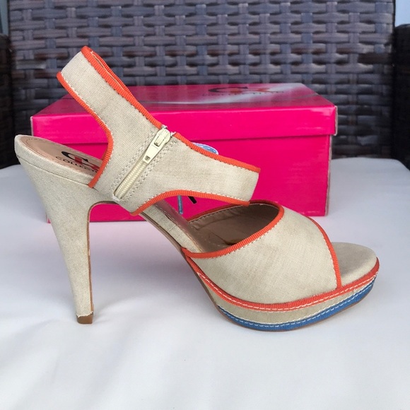 NWT CR Collection Sandals - Picture 3 of 8